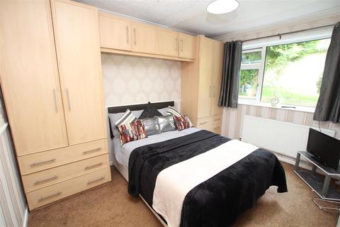 27 Hazel Walk, Bradford, BD9 6AH