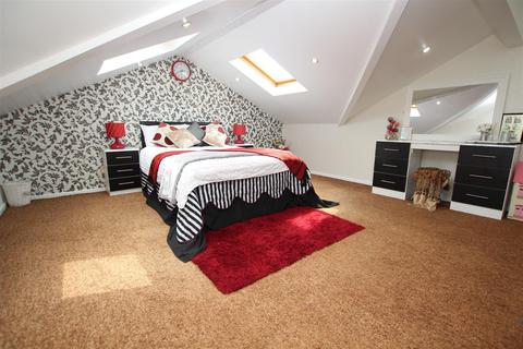 27 Hazel Walk, Bradford, BD9 6AH