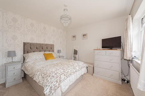 52 Castle Road, Epsom, KT18 7NZ