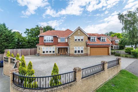 16 Poets Gate, Cheshunt, Waltham Cross, EN7 6SB