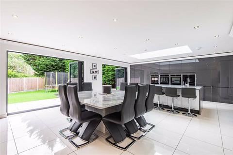 16 Poets Gate, Cheshunt, Waltham Cross, EN7 6SB
