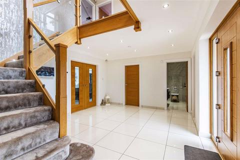16 Poets Gate, Cheshunt, Waltham Cross, EN7 6SB