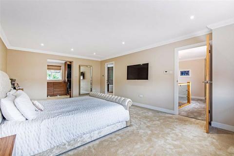 16 Poets Gate, Cheshunt, Waltham Cross, EN7 6SB