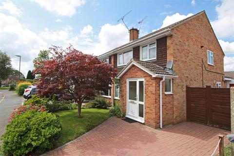 15 Wood End, Horsham, RH12 4NT