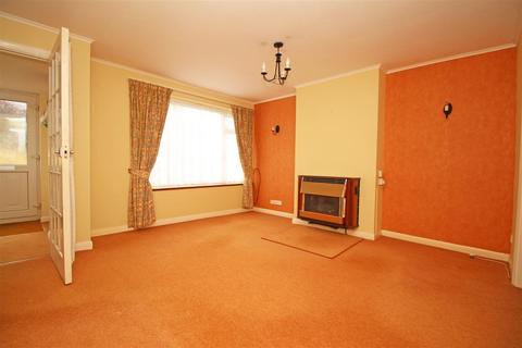 15 Wood End, Horsham, RH12 4NT