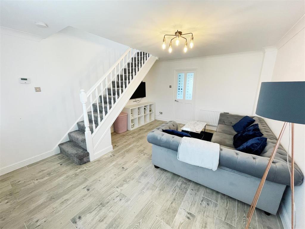 Meadow Green, Spennymoor 2 bed semidetached house £120,000