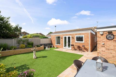 7 Bracken Close, Kennington, Ashford, TN24 9BT