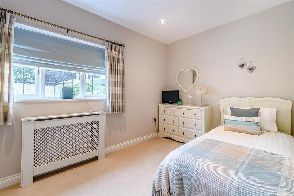 8473001-interior34.jpg
