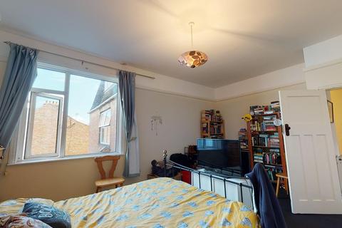 2 bedroom flat for sale - Cheriton High Street, Folkestone