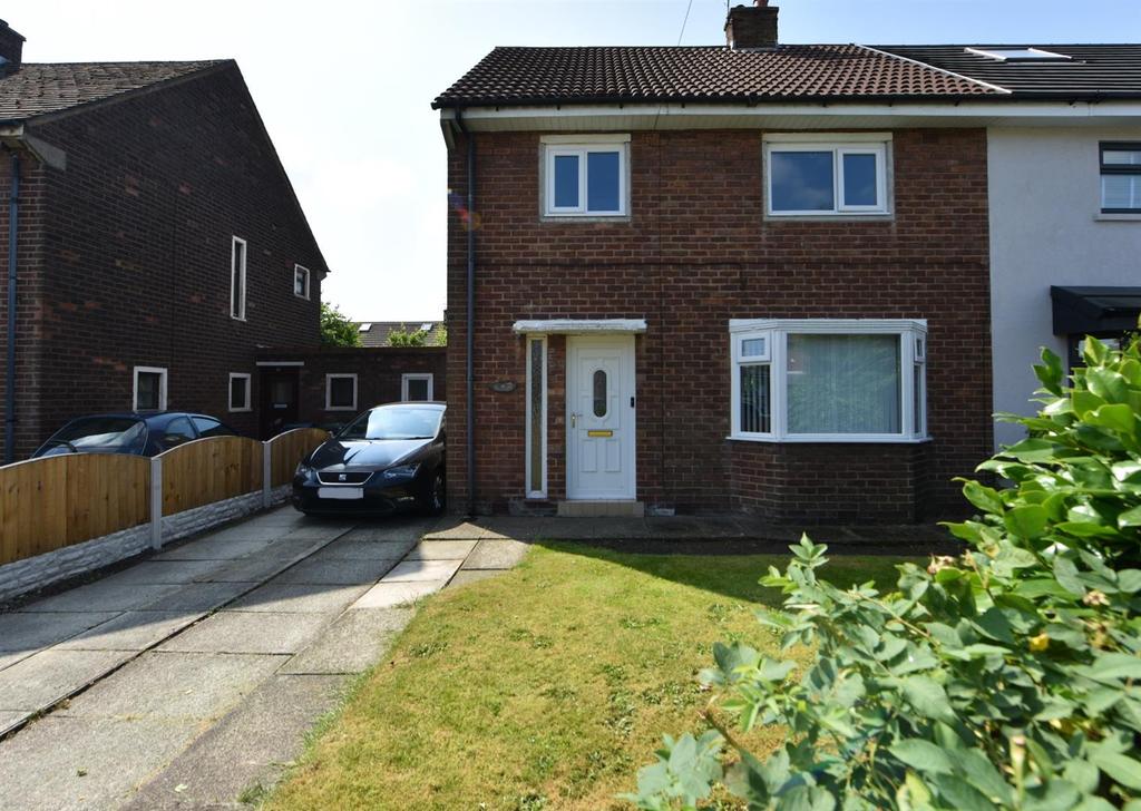 School Lane, Chapel House, Skelmersdale 3 bed semidetached house £