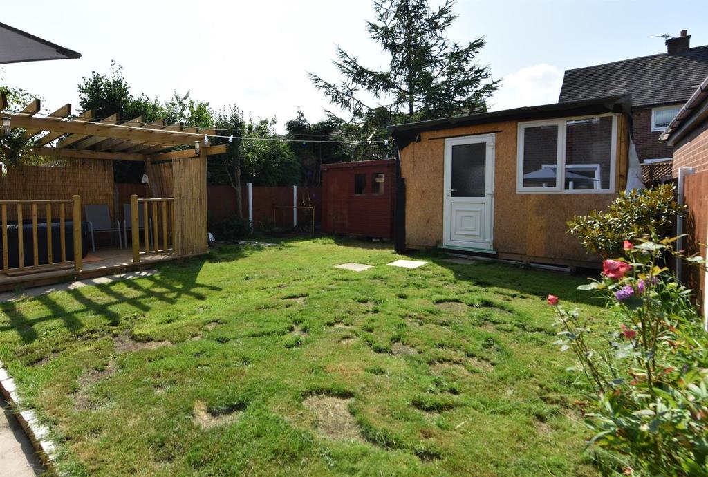 Outhouse / utility /wc