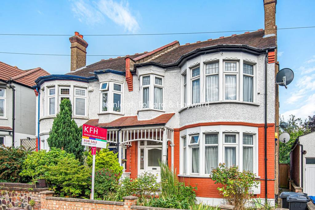Broomfield Avenue, Palmers Green 2 bed flat £425,000