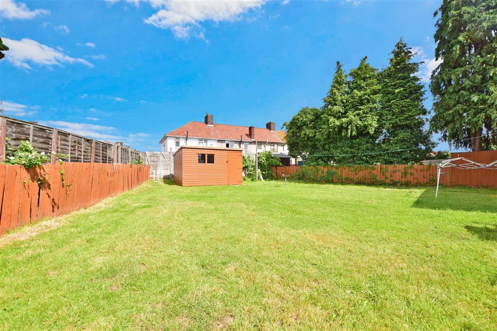 Maxey Road, Dagenham, Essex 1 bed ground floor flat £220,000
