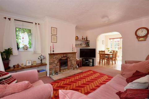 129 Littlestone Road, Littlestone, New Romney, TN28 8NH