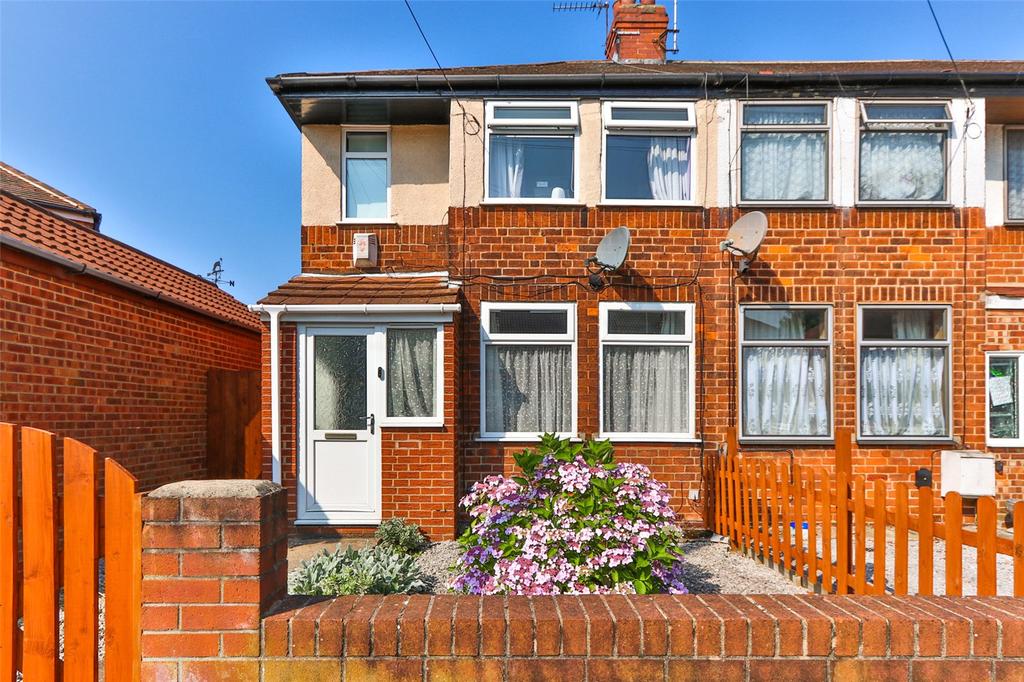 Welwyn Park Drive, Hull, HU6 2 bed end of terrace house £100,000