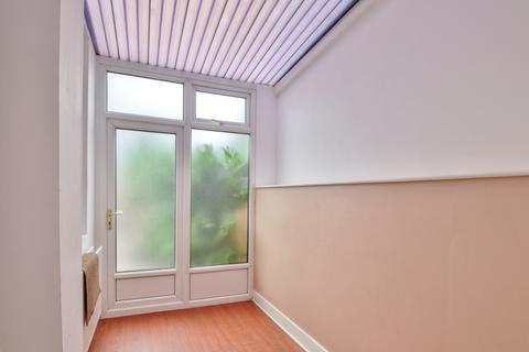 228 Turf Lane, Royton, Oldham, OL2 6ET