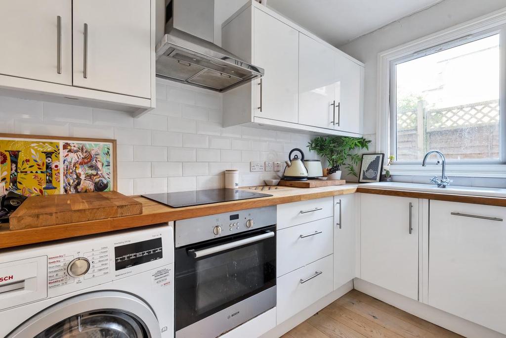 Gordon Road, Kingston upon Thames 1 bed flat £375,000