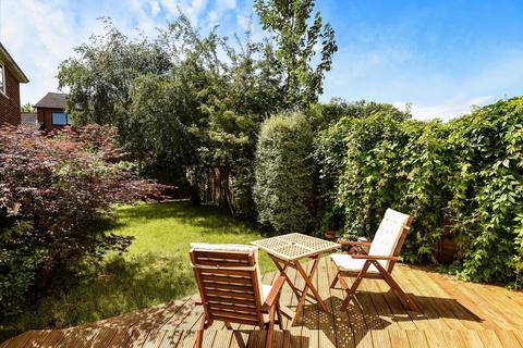 21b Gordon Road, Kingston Upon Thames, KT2 6BS
