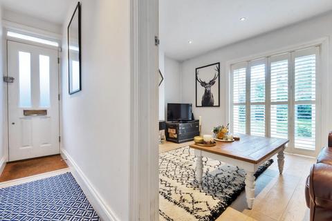 21b Gordon Road, Kingston Upon Thames, KT2 6BS