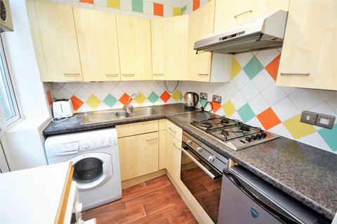 2 bedroom maisonette to rent, Byegrove Road, Colliers Wood SW19