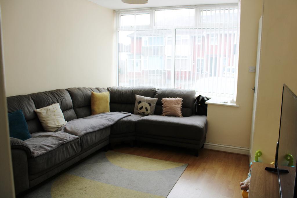 Norcliffe Road, Rainhill 2 bed terraced house £625 pcm (£144 pw)