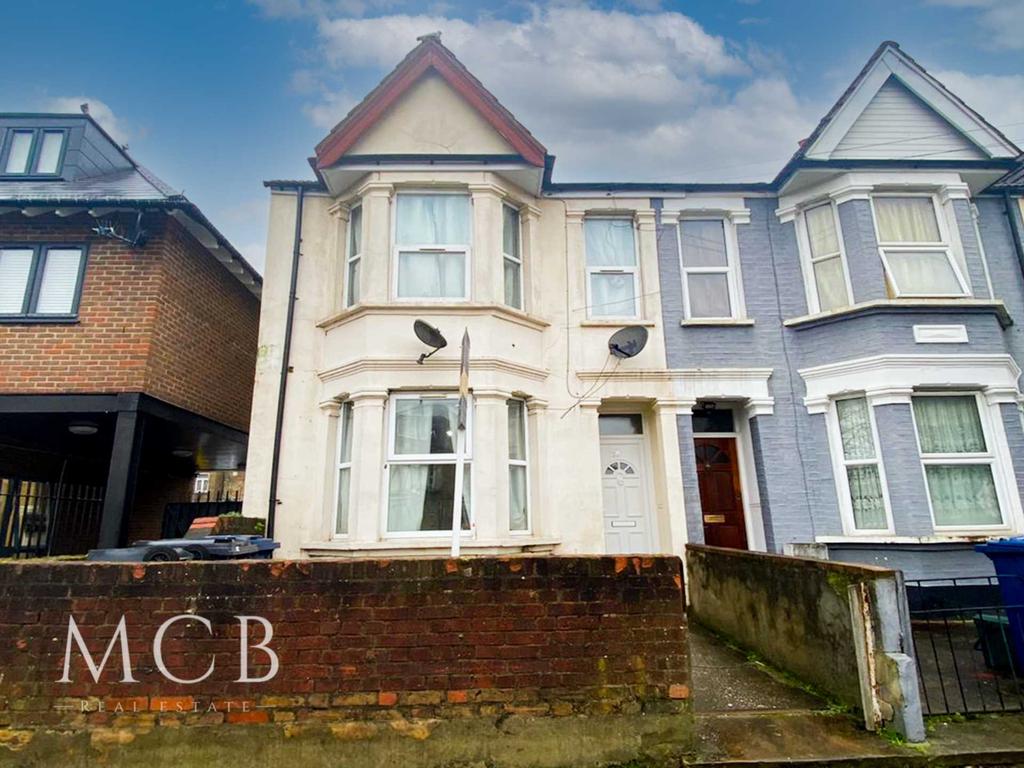 Northcote Avenue, Southall, UB1 4 bed end of terrace house £1,950 pcm