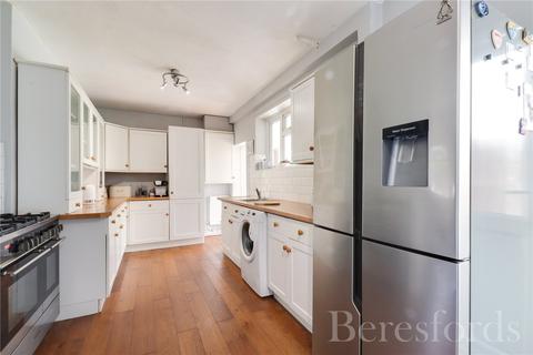 30 Dudley Road, Romford, RM3 8LH