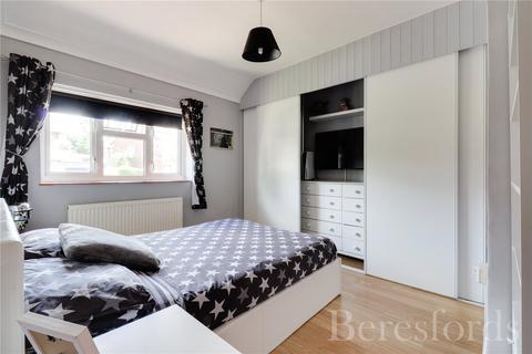 30 Dudley Road, Romford, RM3 8LH