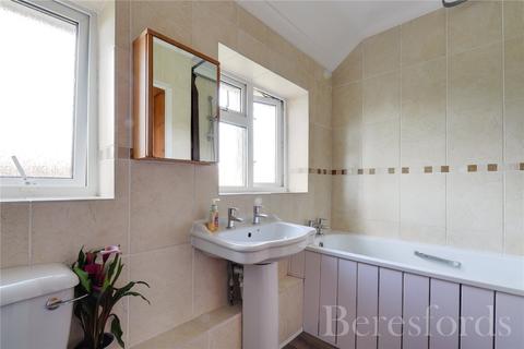 30 Dudley Road, Romford, RM3 8LH