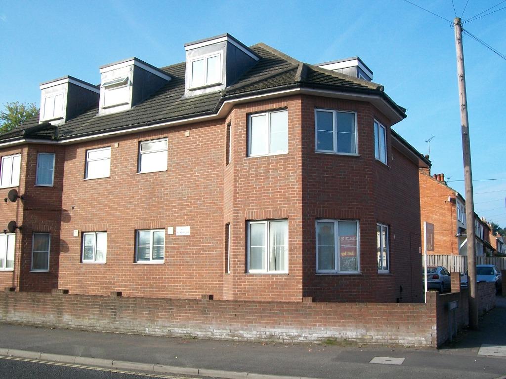 North Lane, Aldershot, GU12 1 bed flat £850 pcm (£196 pw)