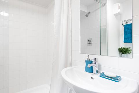 1 bedroom in a flat share to rent - 230 Goldhawk Rd Shepherd's Bush, London, England W12 9PL