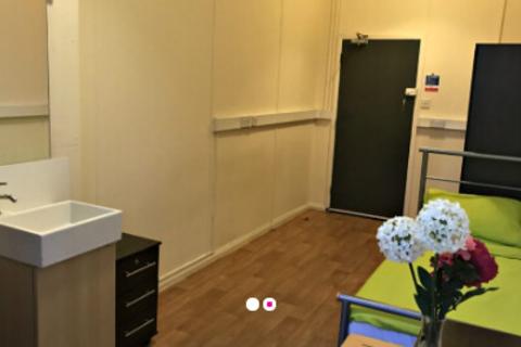 1 bedroom in a flat share to rent - 40 Belsize Park Gardens, London, England NW3 4NA