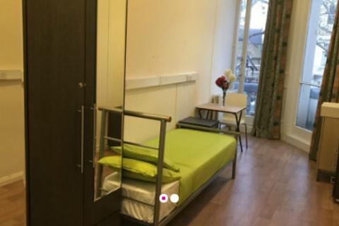 1 bedroom in a flat share to rent - 40 Belsize Park Gardens, London, England NW3 4NA