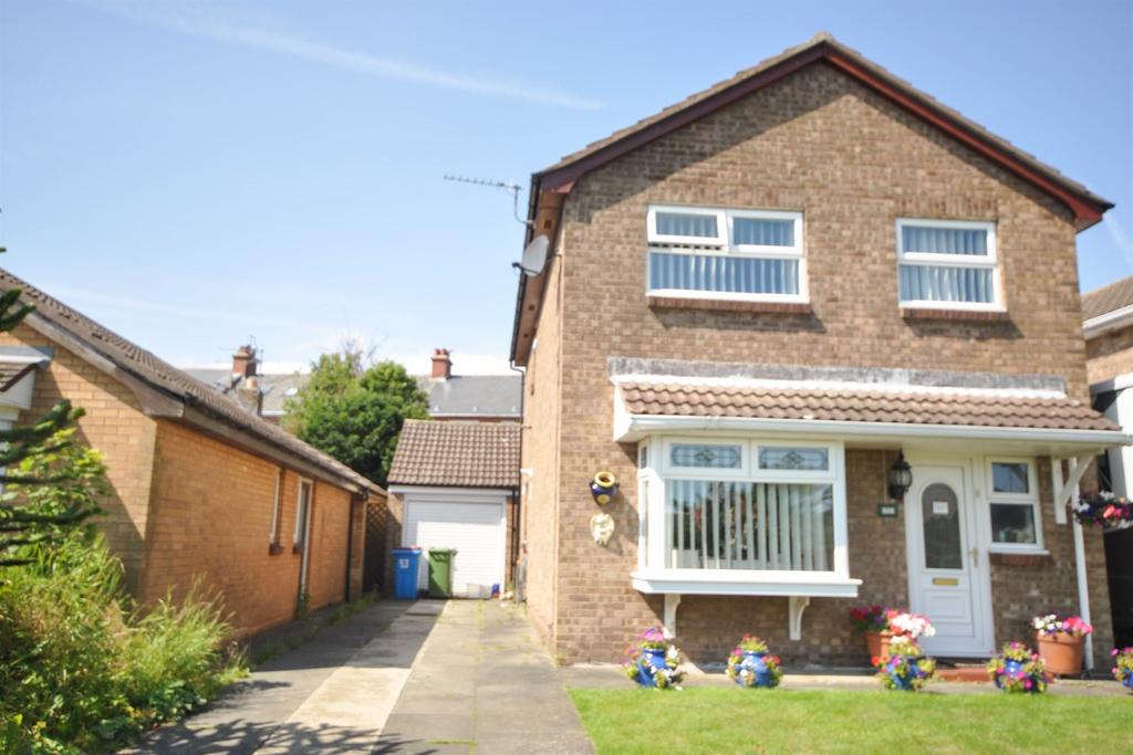 Whiterocks Grove, Whitburn 4 bed detached house for sale £330,000