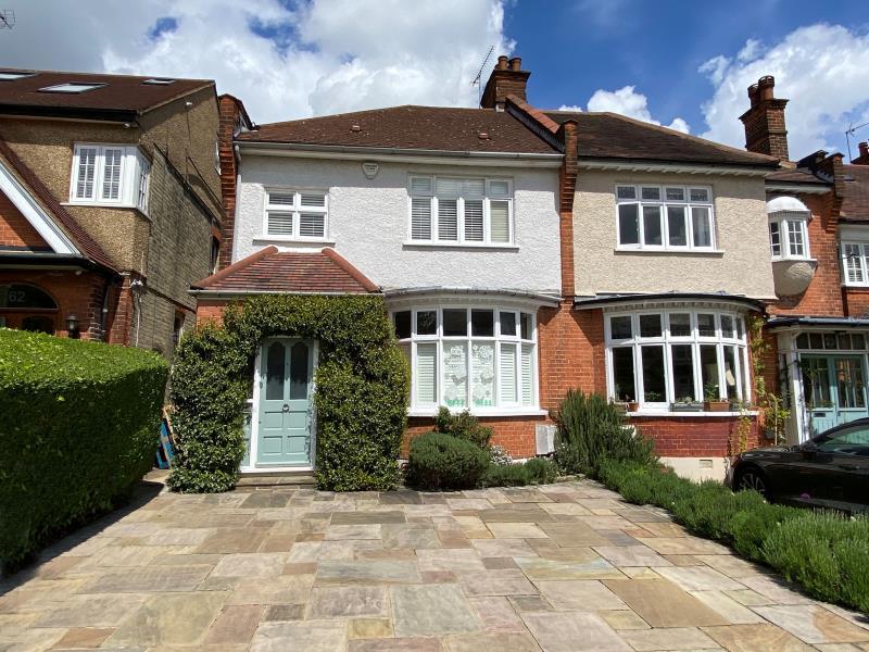 HOLDENHURST AVENUE, FINCHLEY, N12 4 bed terraced house £1,050,000