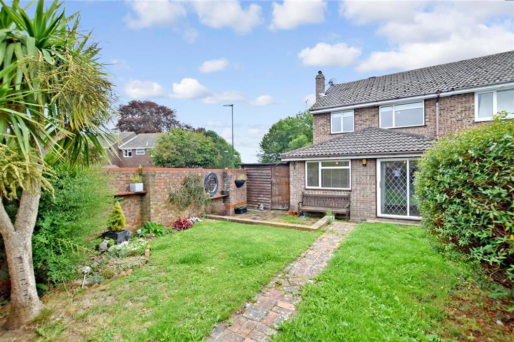 Farnhurst Road, Barnham, West Sussex 3 bed end of terrace house £350,000