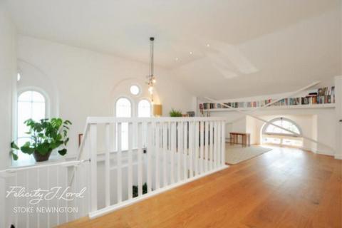 undefined, Defoe Road, London
