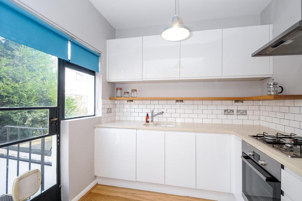 Lyme Street, Camden 1 bed flat £500,000