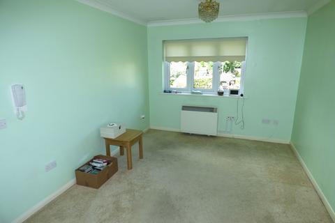 1 bedroom apartment for sale - Huskards, Waldegrave Gardens, Upminster RM14