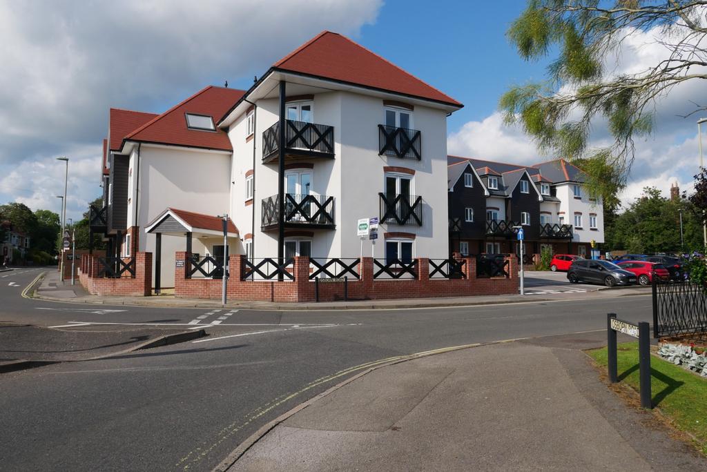 TRINITY STREET, FAREHAM 1 bed apartment for sale £155,000