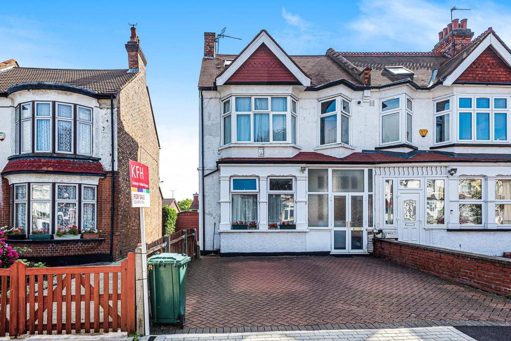 Grove Road, North Finchley 4 bed end of terrace house £845,000