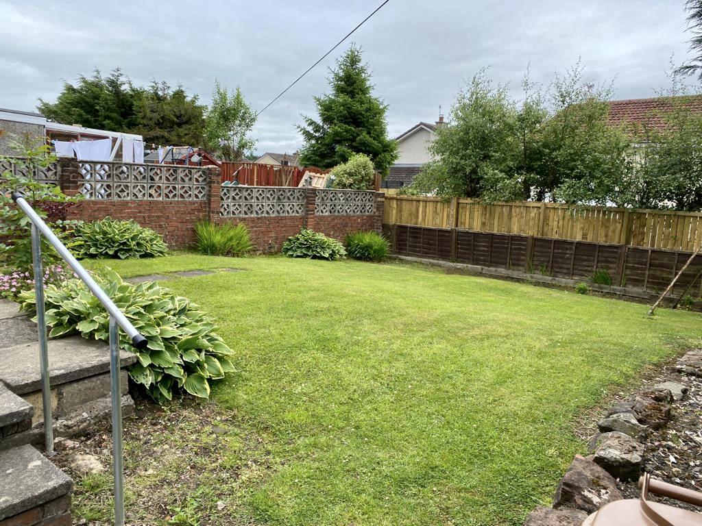 Glenview Crescent, Moodiesburn, North... 4 bed semidetached house £