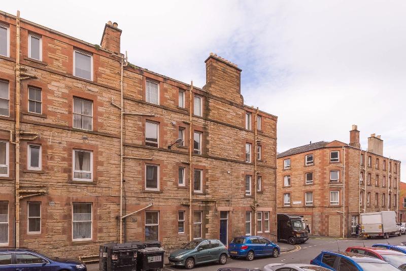 Milton Street, Abbeyhill, Edinburgh, EH8 1 bed flat £850 pcm (£196 pw)