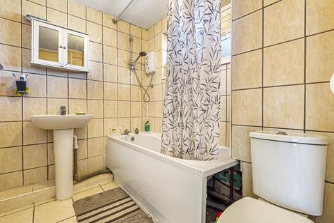 57 Harris Close, Hounslow, TW3 4JU