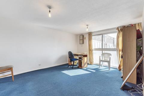 57 Harris Close, Hounslow, TW3 4JU
