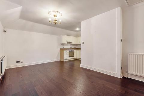24 King George Square, Richmond, TW10 6LG