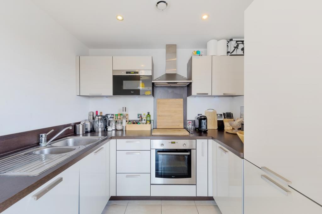 Fairmont House, Maple Quays, Canada Water SE16 1 bed apartment £500,000
