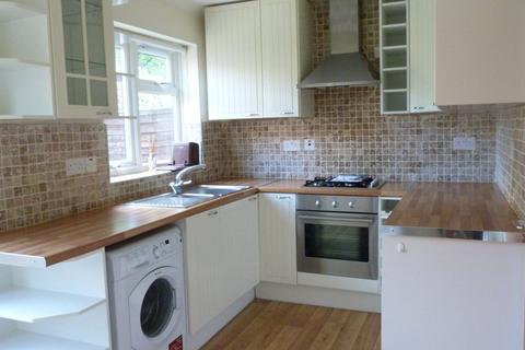 2 bedroom semi-detached house to rent, Beech Close, Willand