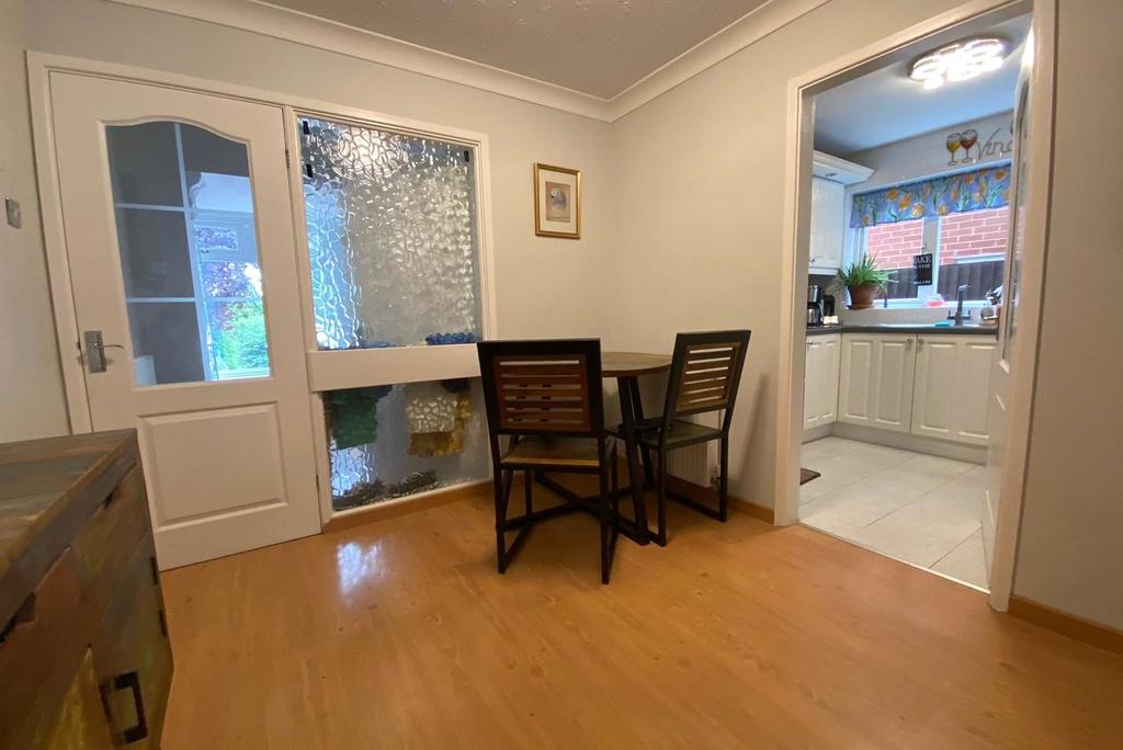 Hamilton Avenue, Halesowen, B62 3 bed semidetached house £260,000
