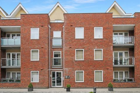 2 bedroom apartment to rent, 2 bedroom Ground Floor Apartment in Chichester